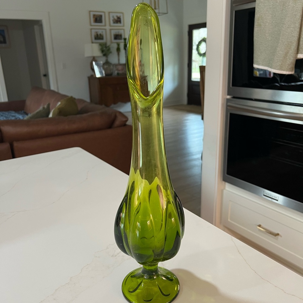 17.5 Viking Swing Vase 17.5”